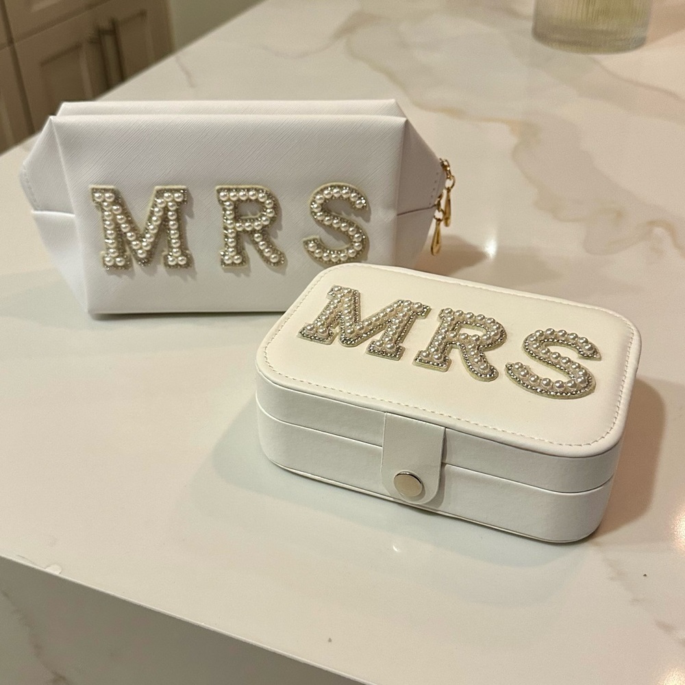 Mrs. Bridal White Cosmetic Bag & Jewelry Travel Case